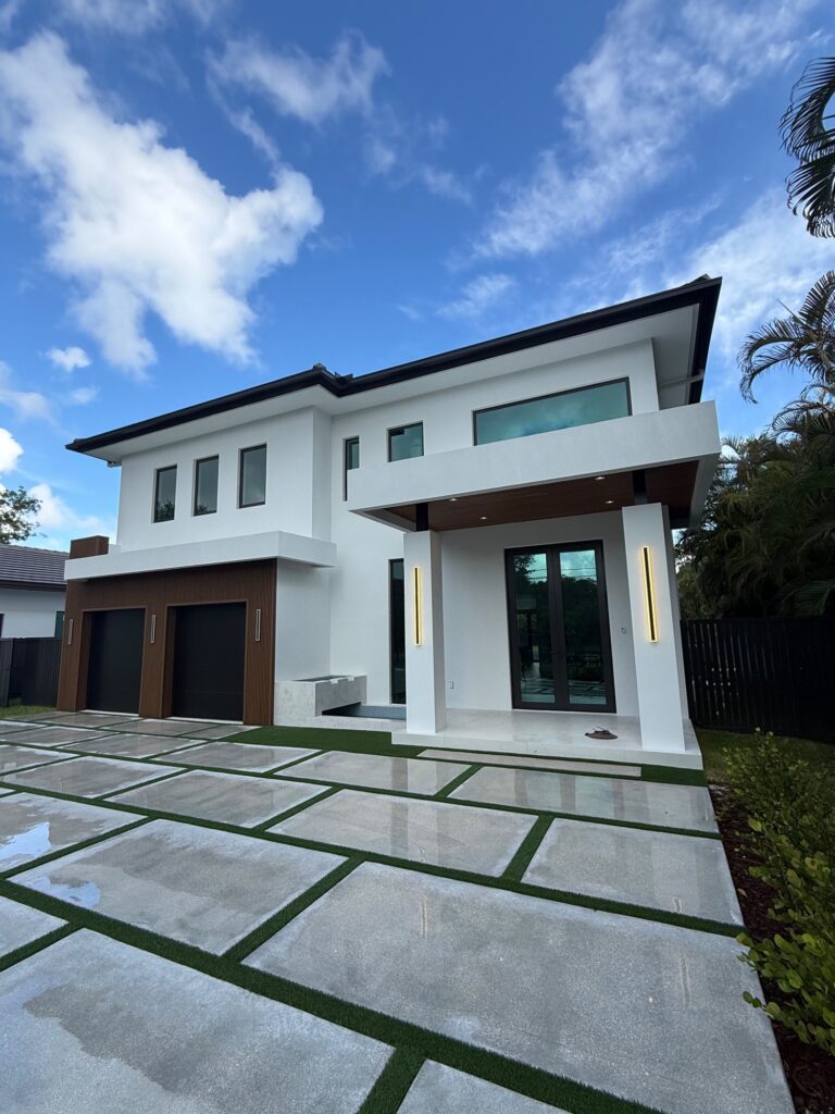 Gutter and downspout work completed in Hialeah, Florida