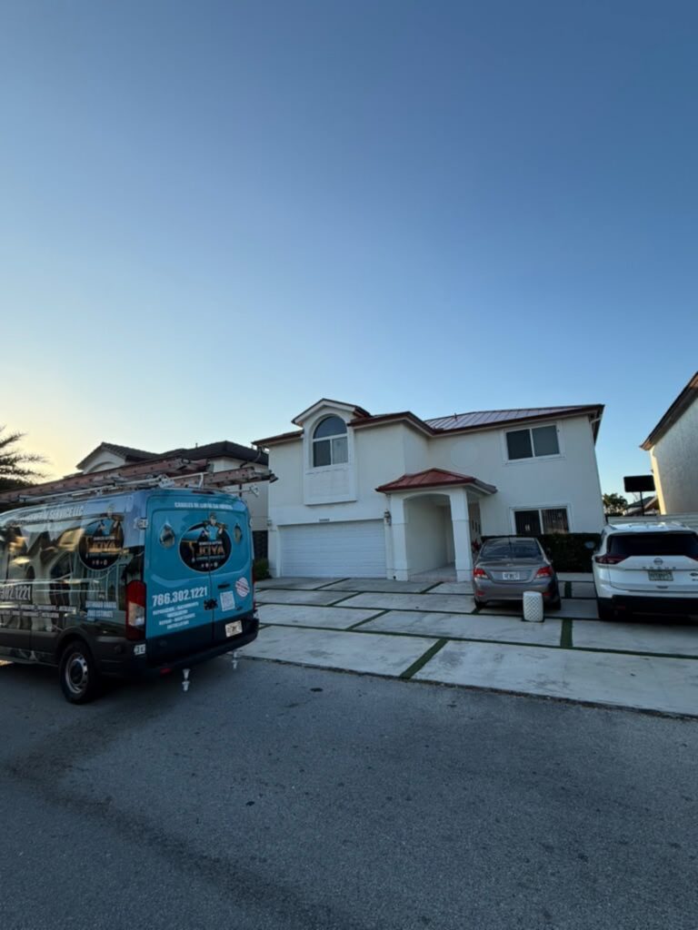 New gutter run fitted along a roofline in Miami, Florida