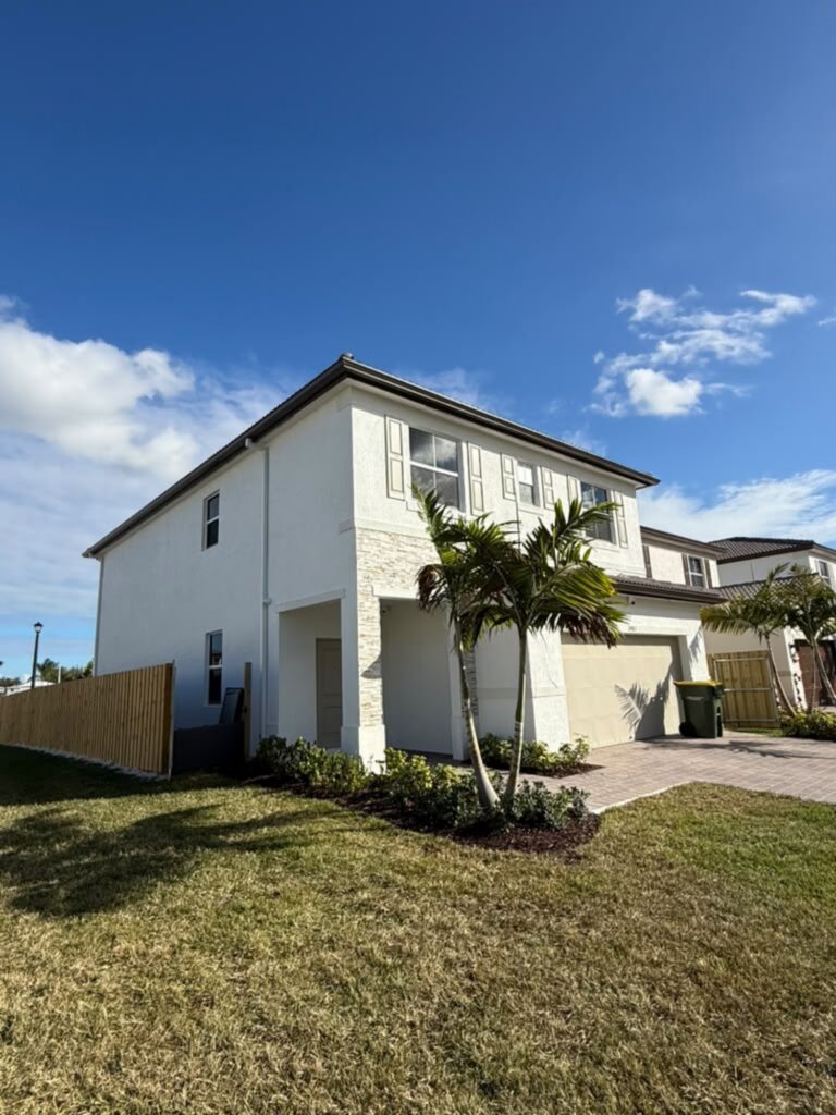 New gutter run fitted along a roofline in Miami, Florida