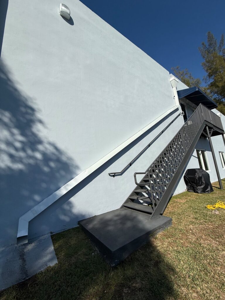 Fascia and gutter line completed in Fort Lauderdale, Florida