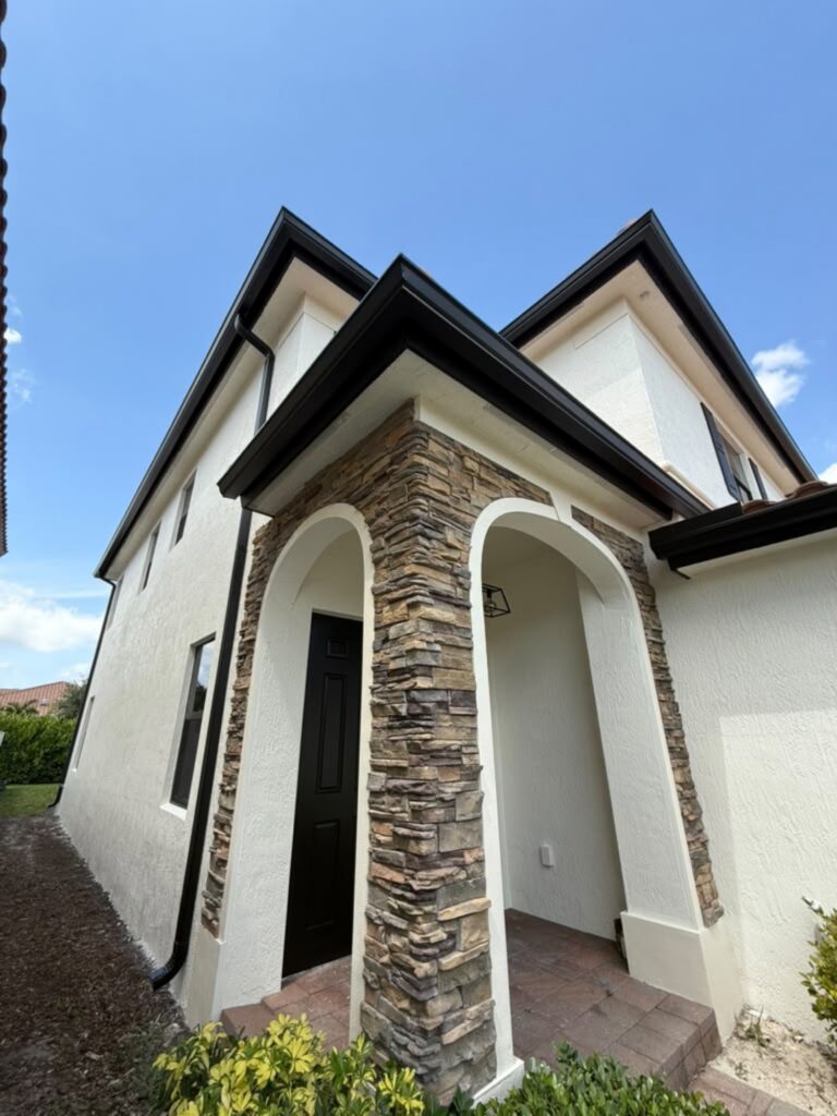 Seamless aluminium guttering installed in Opa-locka, Florida