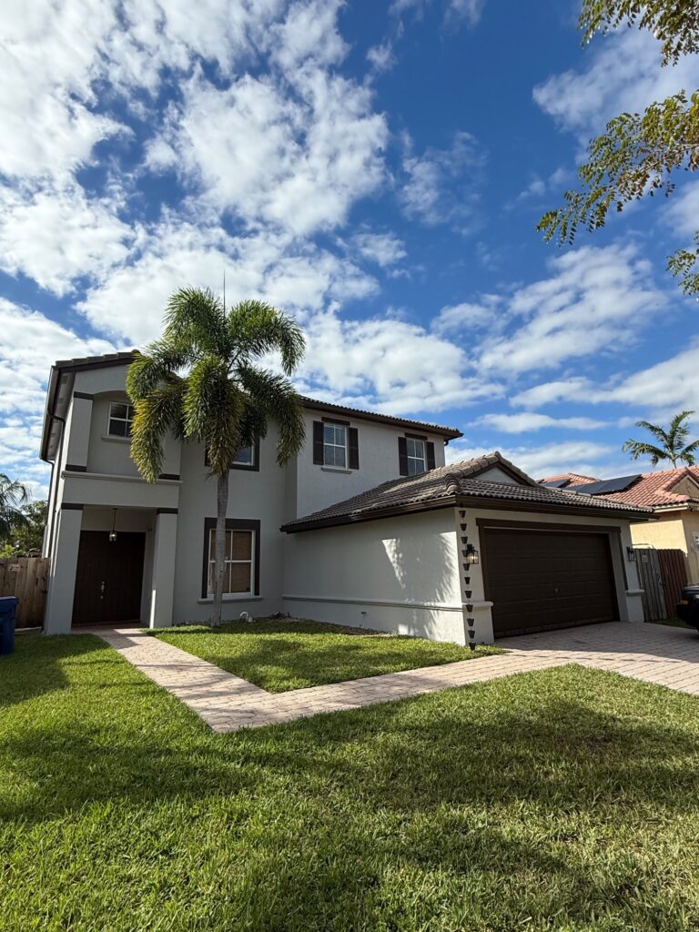Gutter and downspout work completed in Hialeah, Florida