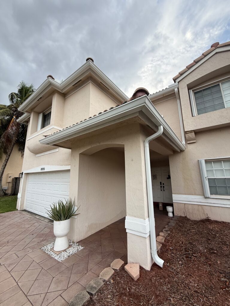 Fascia and gutter line completed in Fort Lauderdale, Florida