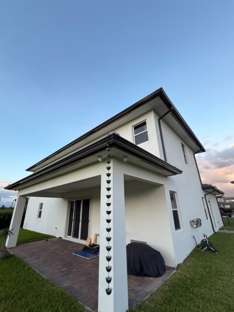 Seamless aluminium guttering installed in Opa-locka, Florida