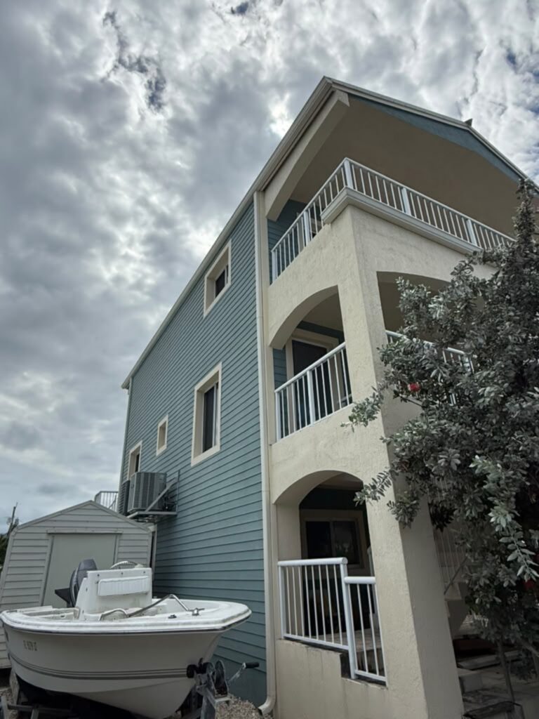 New gutter run fitted along a roofline in Miami, Florida