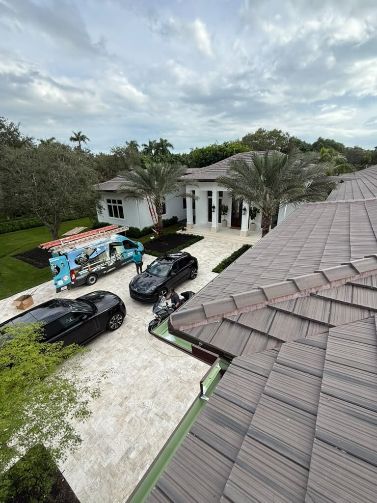 Gutter work completed by Joya General Services in South Florida