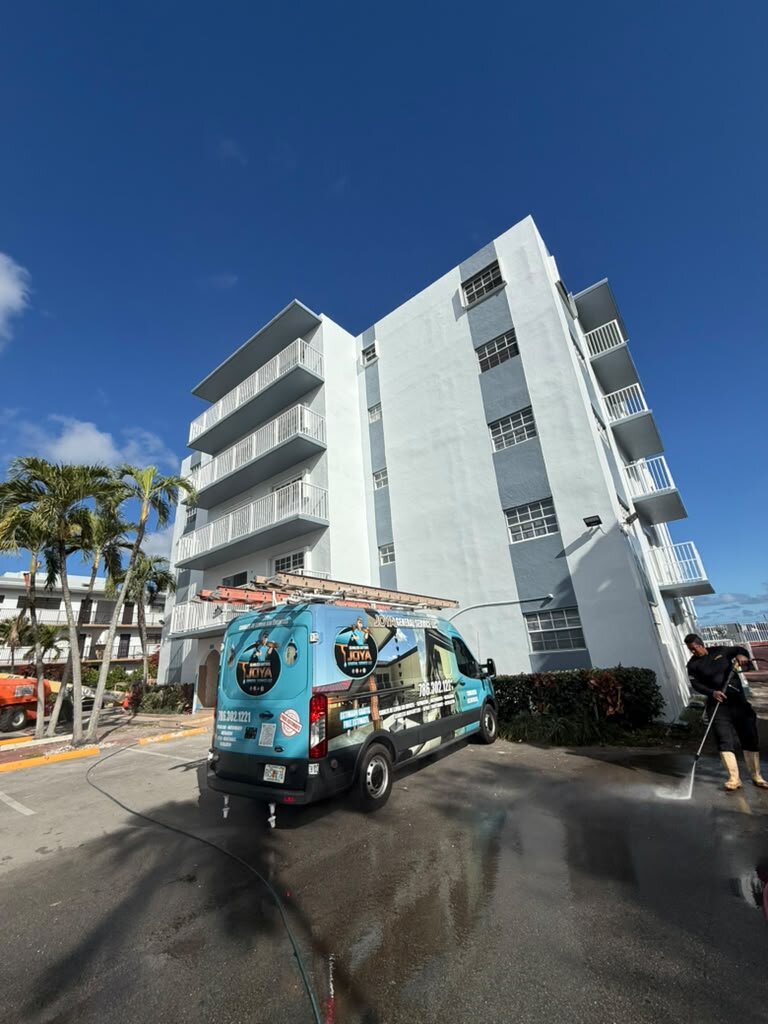 Gutter work completed by Joya General Services in South Florida