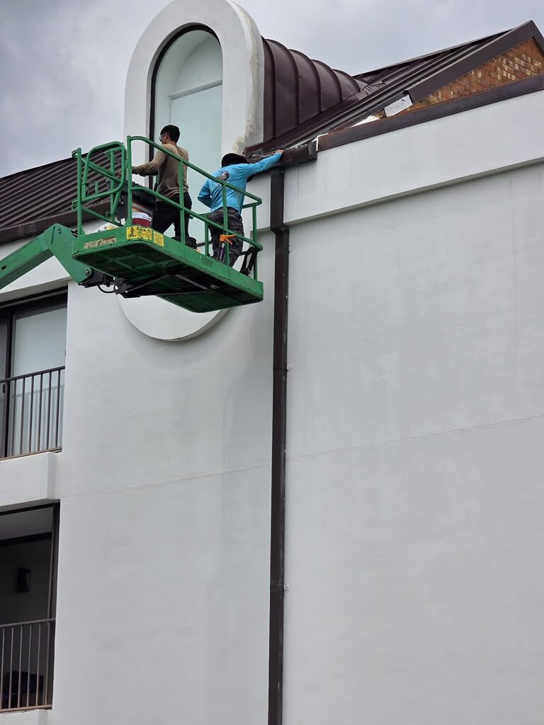 Gutter work completed by Joya General Services in South Florida